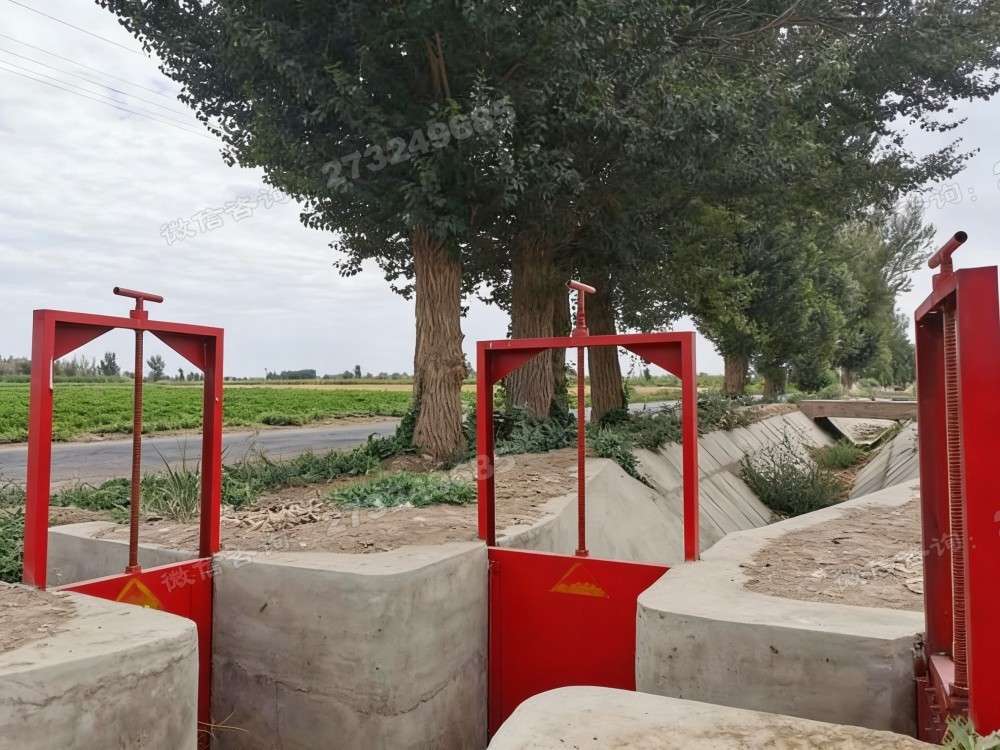 多联红色闸门