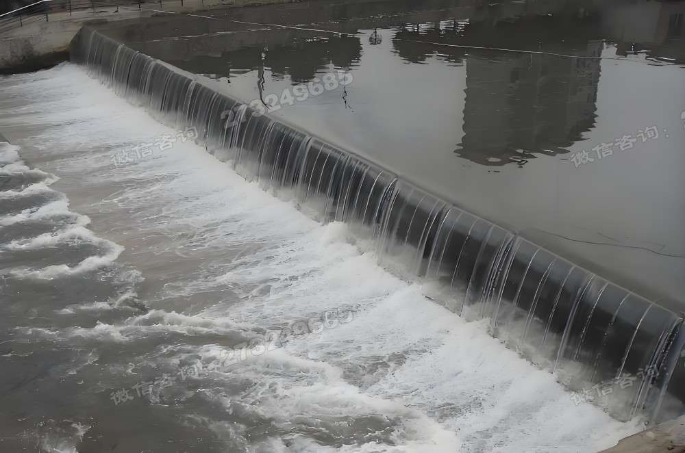 武陵源深灰色城市瀑布液压钢坝