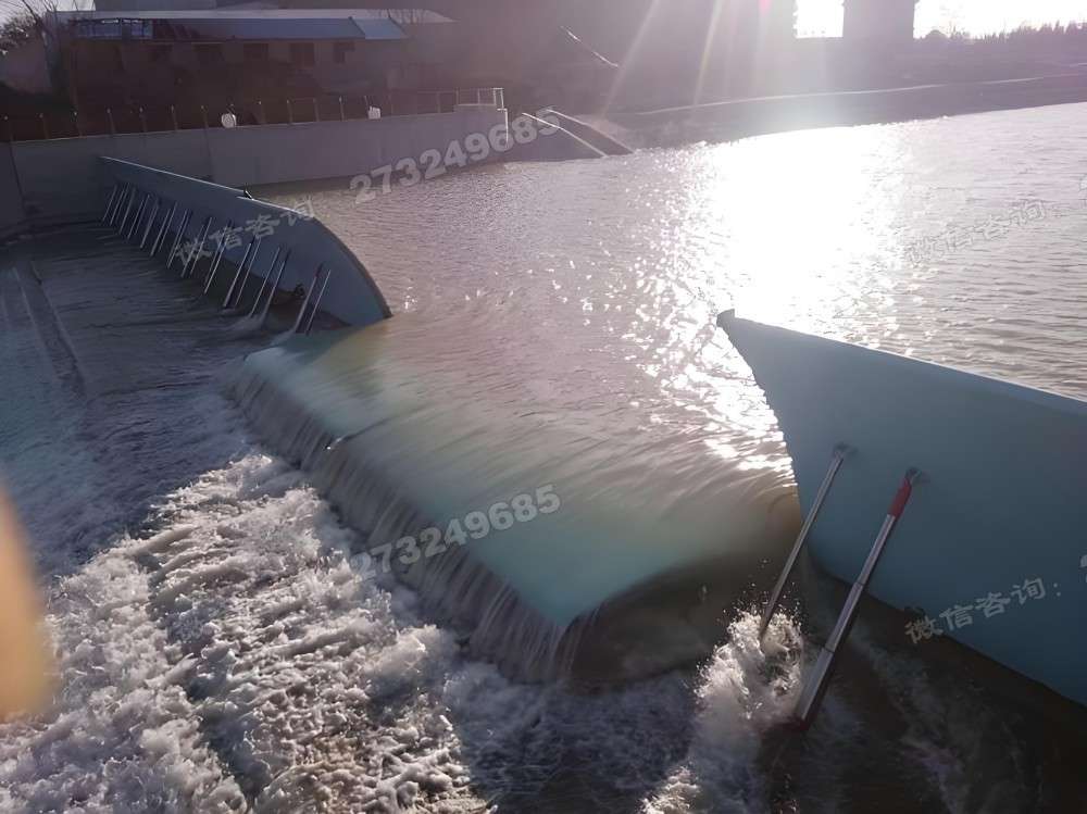 武陵源浅蓝色景观瀑布液压钢坝