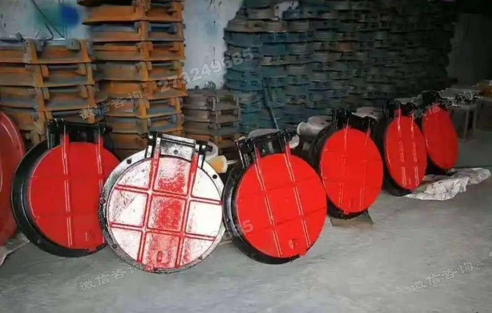 红色铸铁拍门